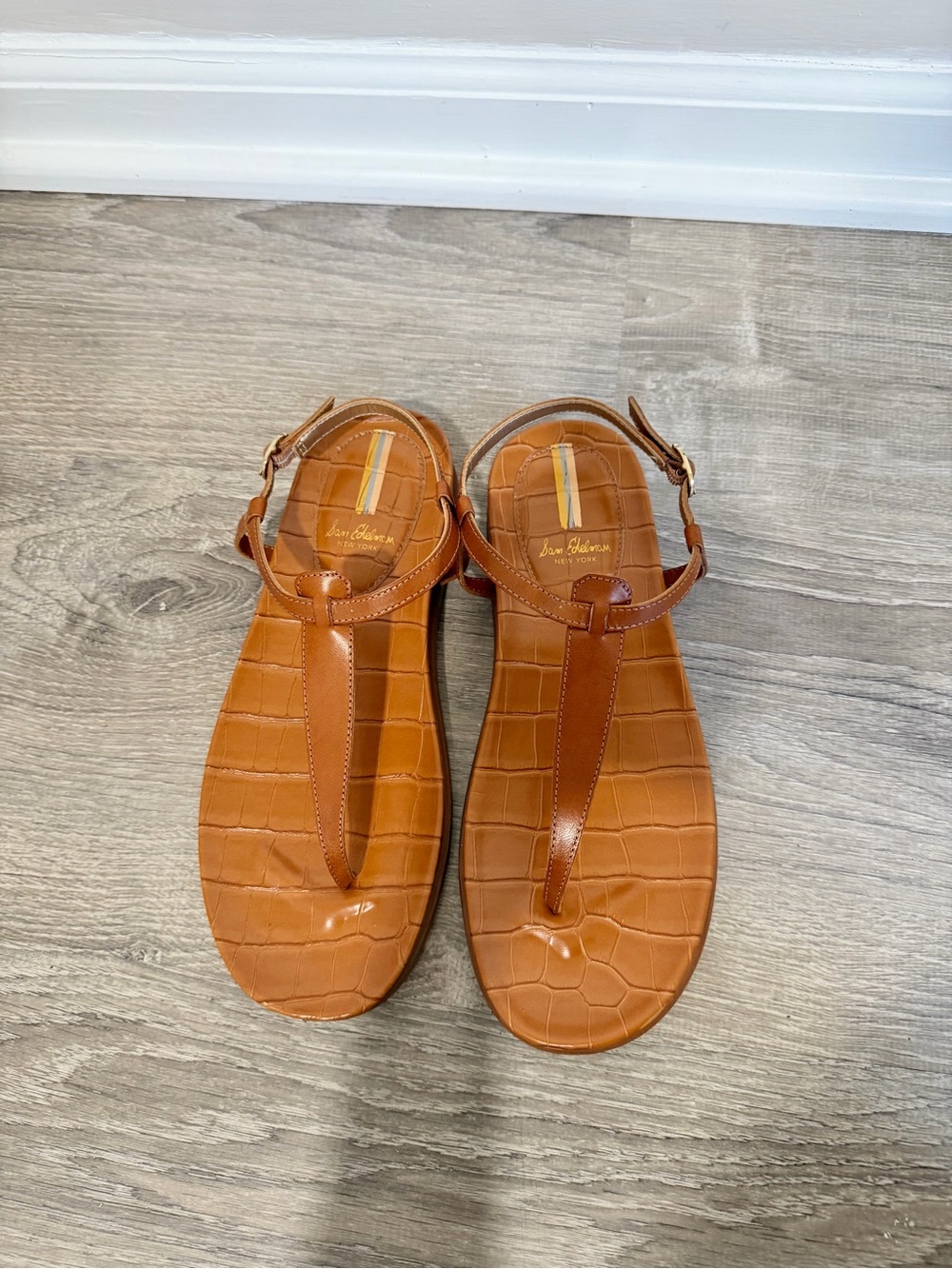 Sam Edelman Cognac Leather T-Strap Clean Girl Quiet Luxury Casual Size 8 Sandals - Picture 5 of 10